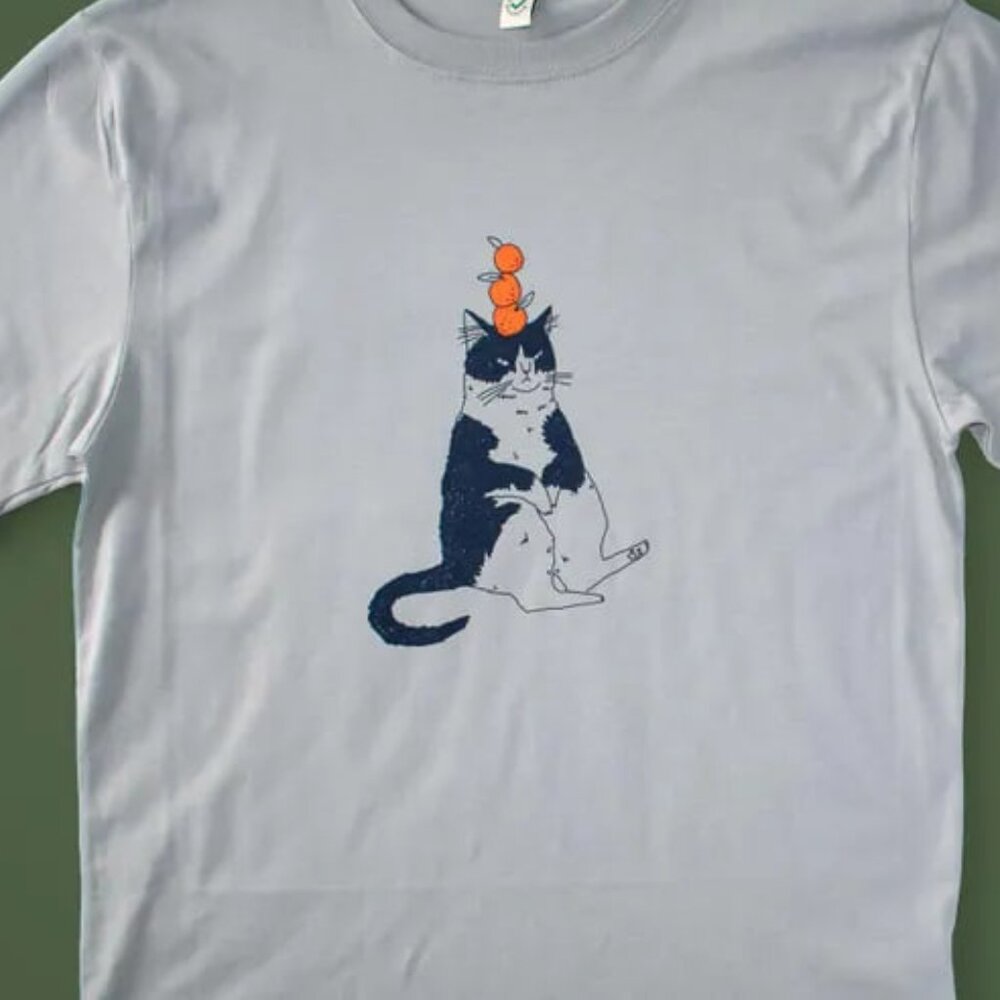 Orange Cat T-shirt, Printed cat balancing oranges, Cat Lover Shirt, Graphic Tee